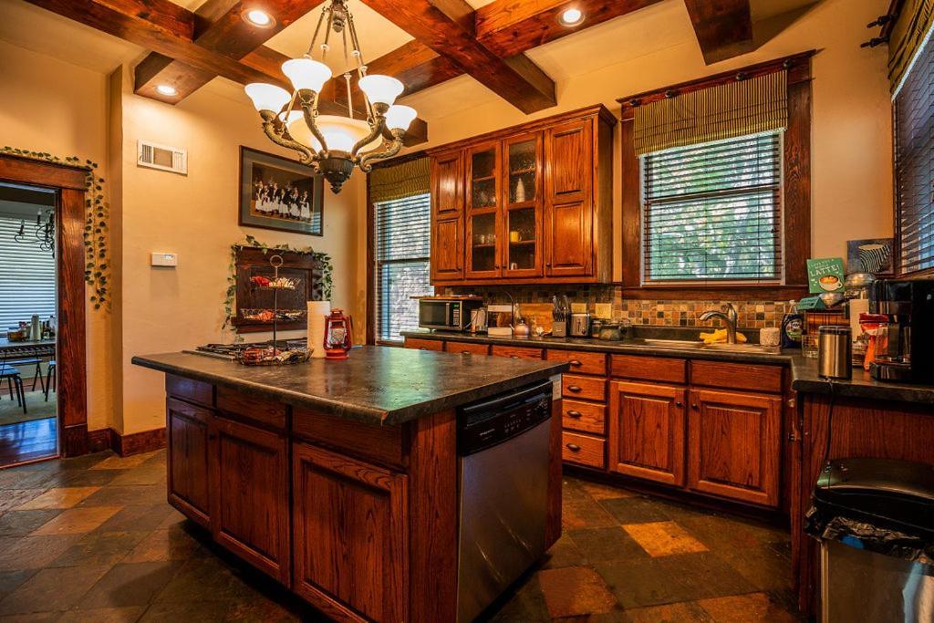 Bed and Breakfast Historic Mitchell House Sulphur Springs Esterno foto